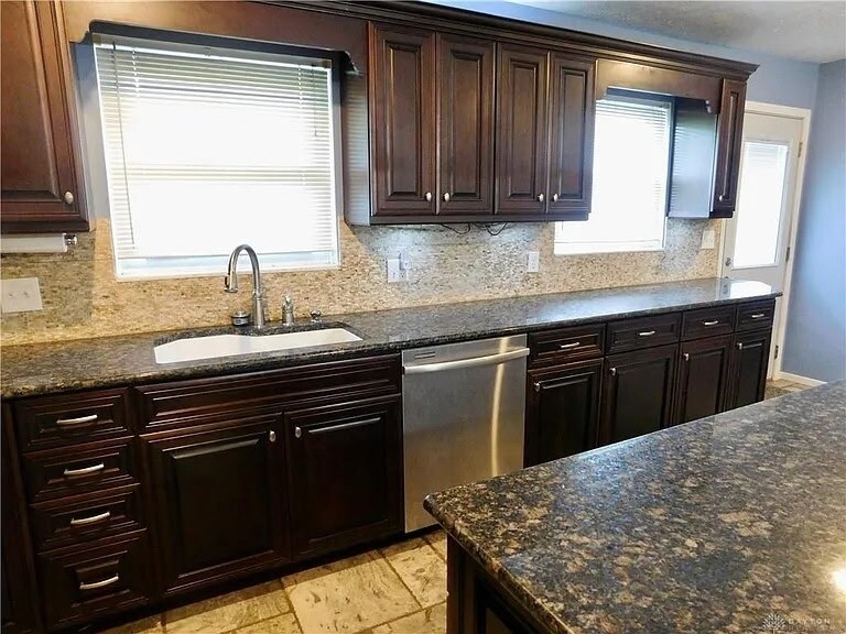 Building Photo - 4792 Pyrmont Rd