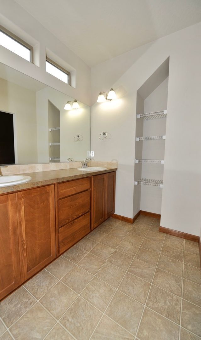 Building Photo - Coeur d'Alene Place Community 3 bed 2.5 ba...