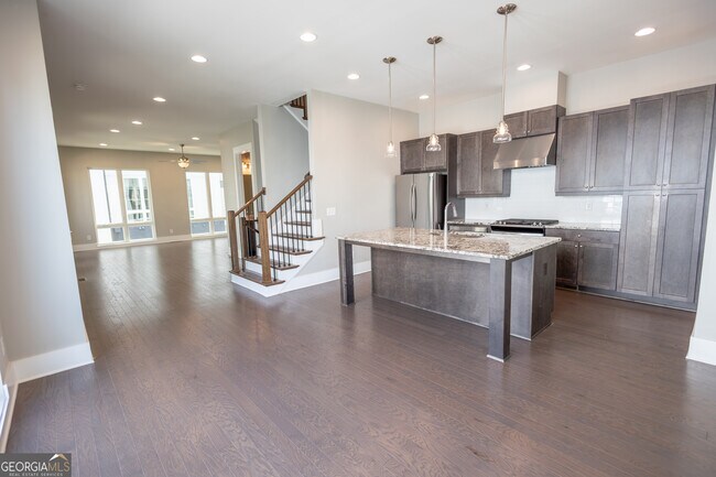 Building Photo - 708 Banton Dr NW