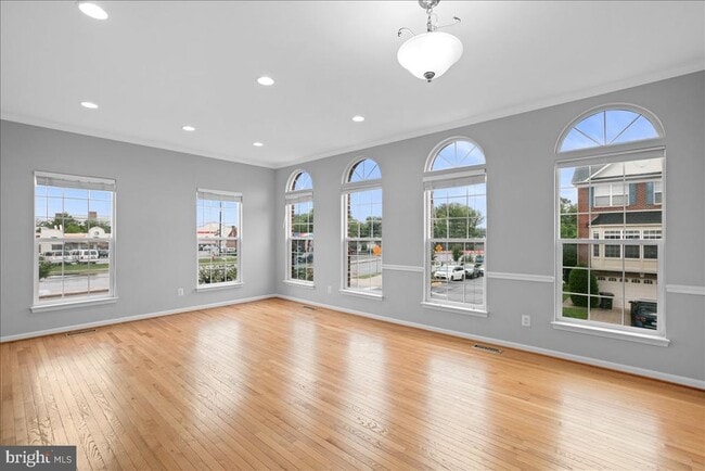 Building Photo - 6350 Regal Oak Dr