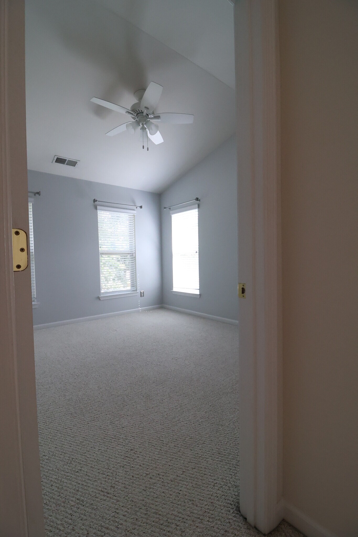 Building Photo - 10979 Princeton Village Dr