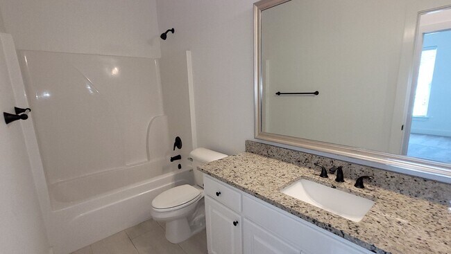 Building Photo - 4bed/3bath single story home in Denham Springs!