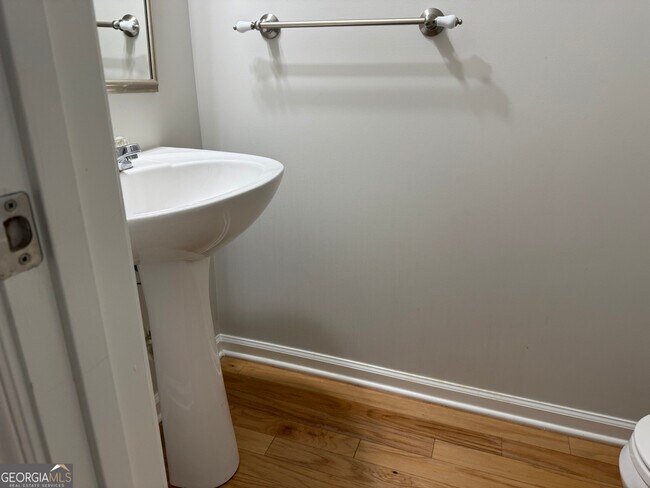 Building Photo - 380 Vine Mountain Way