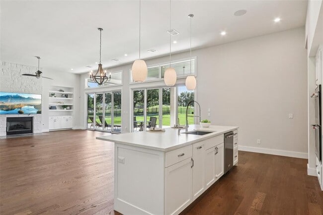 Building Photo - 2404 Sailboat Pass