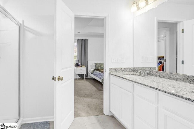 Building Photo - 329 Hartland Pl