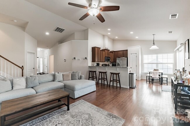 Building Photo - 5826 Castlecove Rd