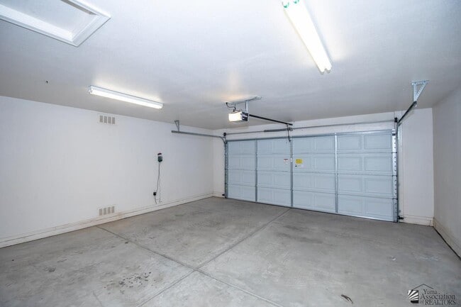 Building Photo - 10313 E 38th Pl