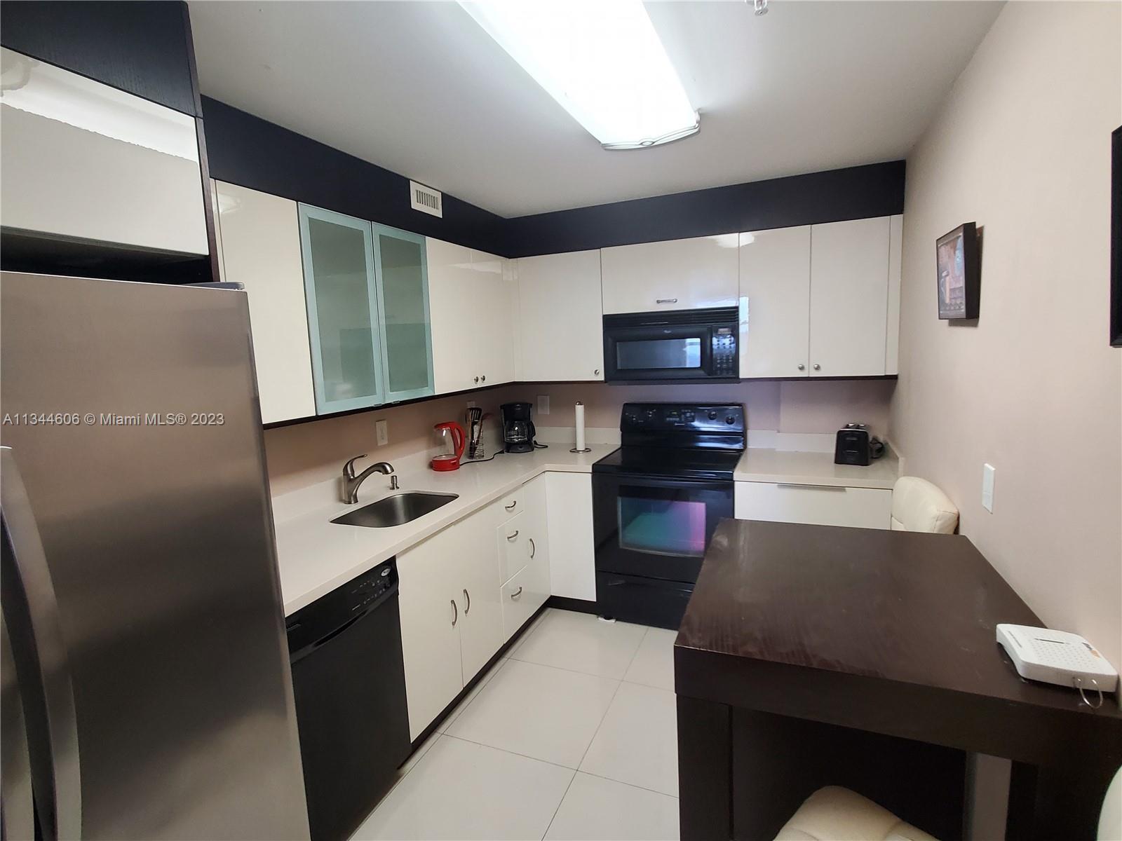 Building Photo - 3001 S Ocean Dr