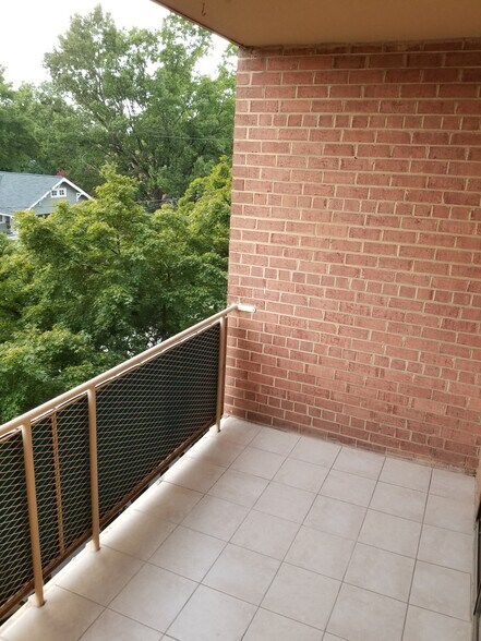 Building Photo - 1931 N Cleveland St