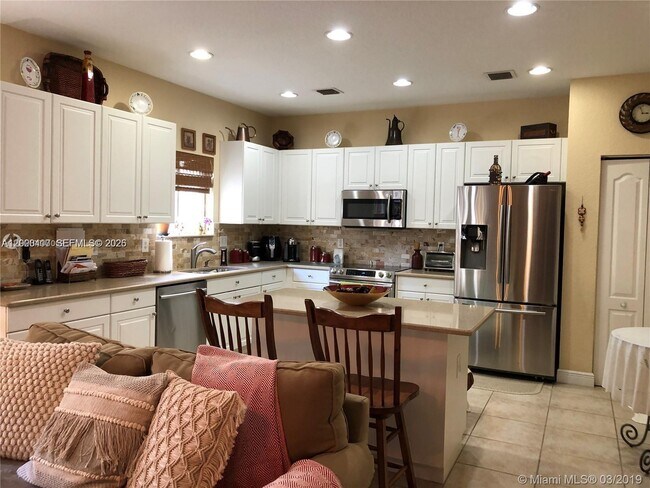 Building Photo - 867 SW 155th Ct