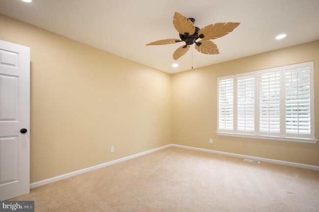 Building Photo - 110 Talleyrand Dr