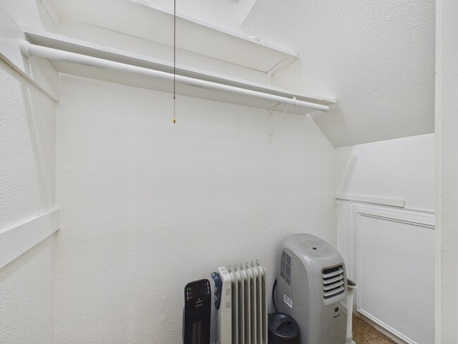 Building Photo - 14211 Briarsage Ct