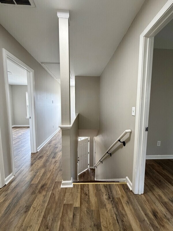 Building Photo - 3746 Glenwood Dr