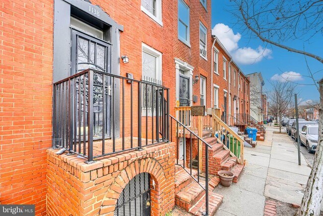 Building Photo - 1138 W Lombard St