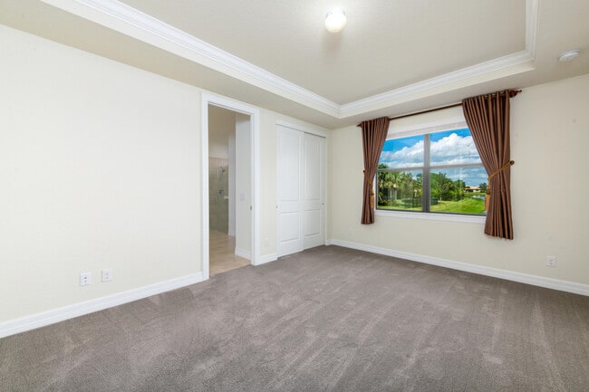Building Photo - 739 SE Villandry Way