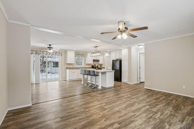 Building Photo - 4704 47th Ave