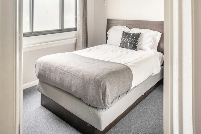 Building Photo - 18732 Dix Toledo Rd