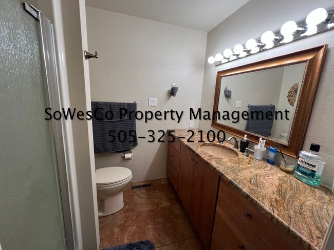 Building Photo - FULLY FURNISHED  3 Bedroom 2 Bath 2 Car Garage - 3 Month Minimum