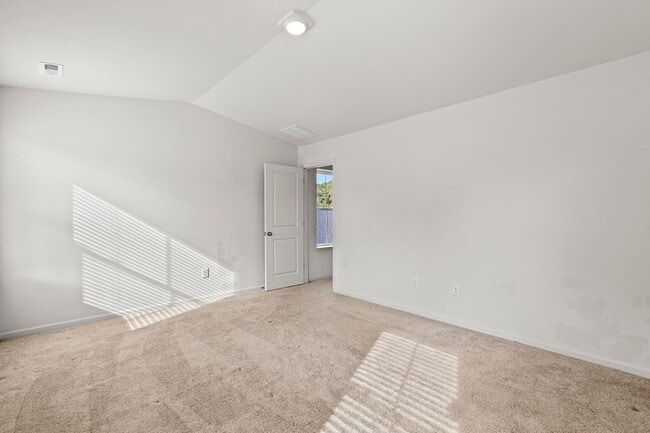 Building Photo - Welcome to your new home in the heart of L...