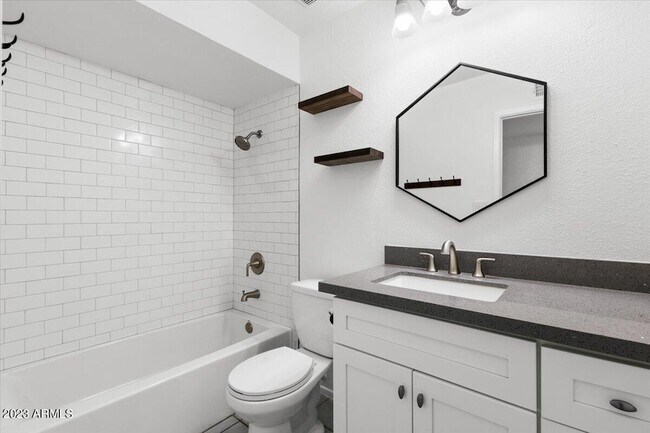 Building Photo - 667 W Pecos Ave