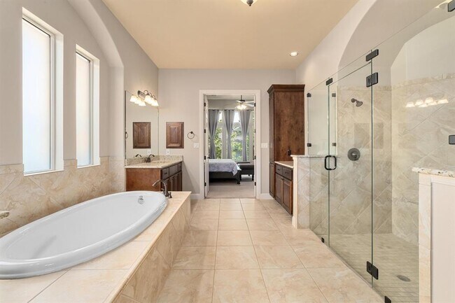 Building Photo - 15509 Boulder Heights