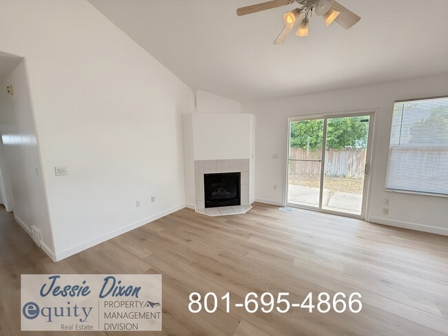 Building Photo - 108 W Oaks Dr