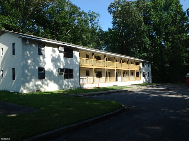 2 br, 1 bath - Hunting Ridge Apartments - 2 br, 1 bath  - Hunting Ridge Apartments
