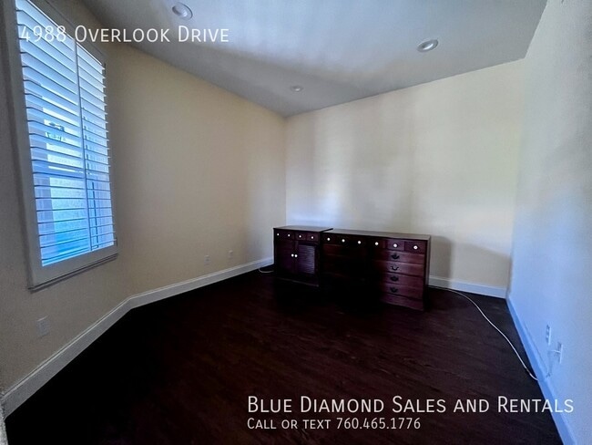 Building Photo - 4988 Overlook Dr
