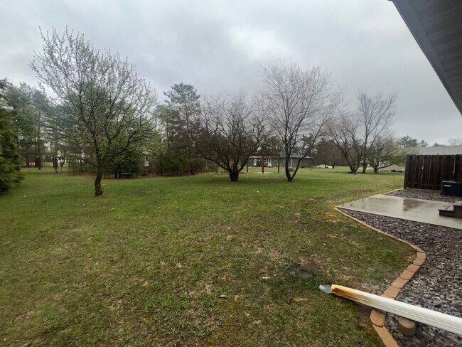 Building Photo - 3 Bedroom Duplex