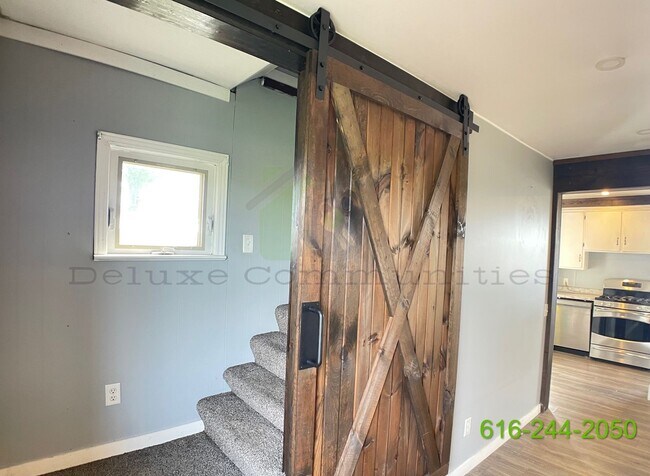 Building Photo - 3 Bedroom (with an extra room) Home Available in Marne, MI