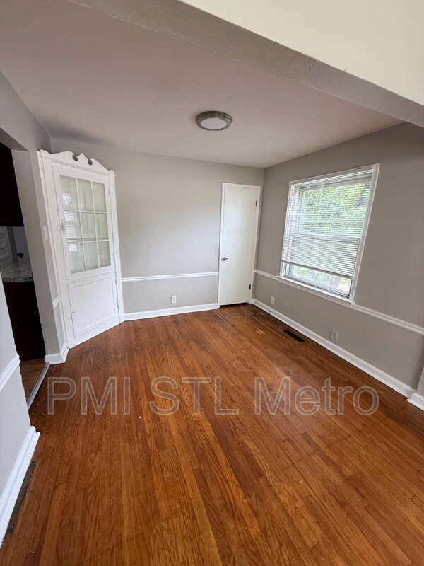 Building Photo - 10235 Cabot Dr