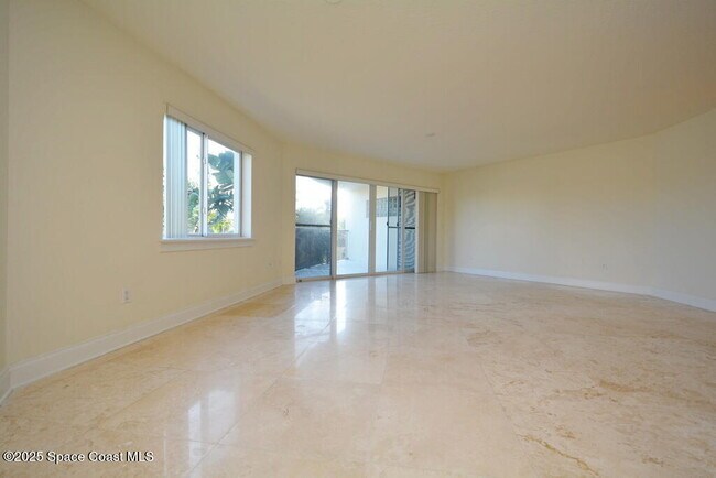 Building Photo - 123 Lancha Cir