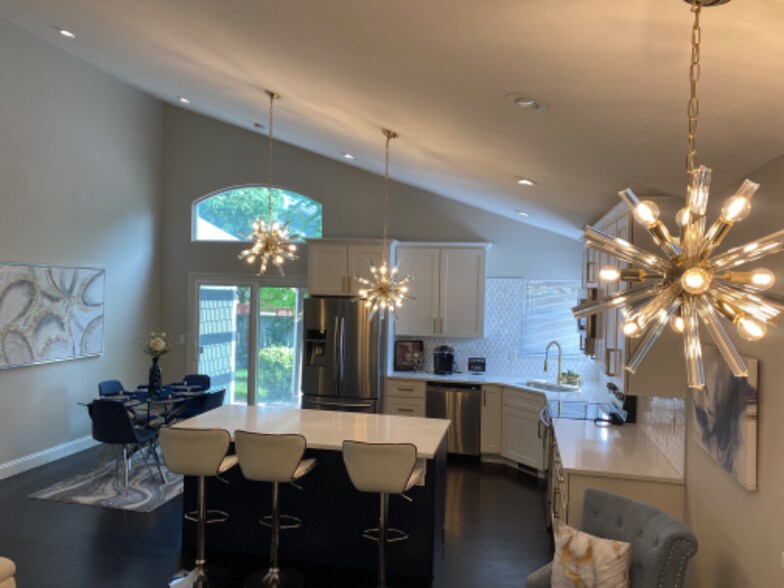 Building Photo - 2207 Stetson Creek Dr