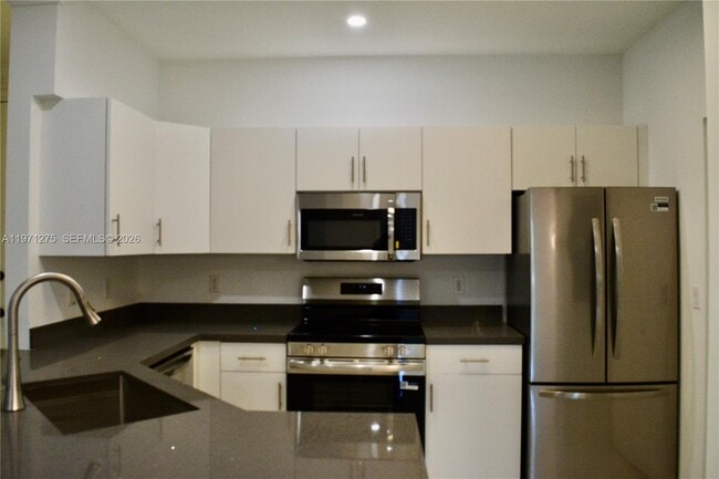 Building Photo - 4402 SW 160th Ave