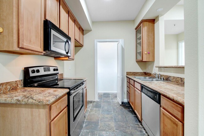 Building Photo - Coming Soon! 2 Bedroom 2 Bathroom condo in the beautiful Sonata @ Canyon Crest Community!