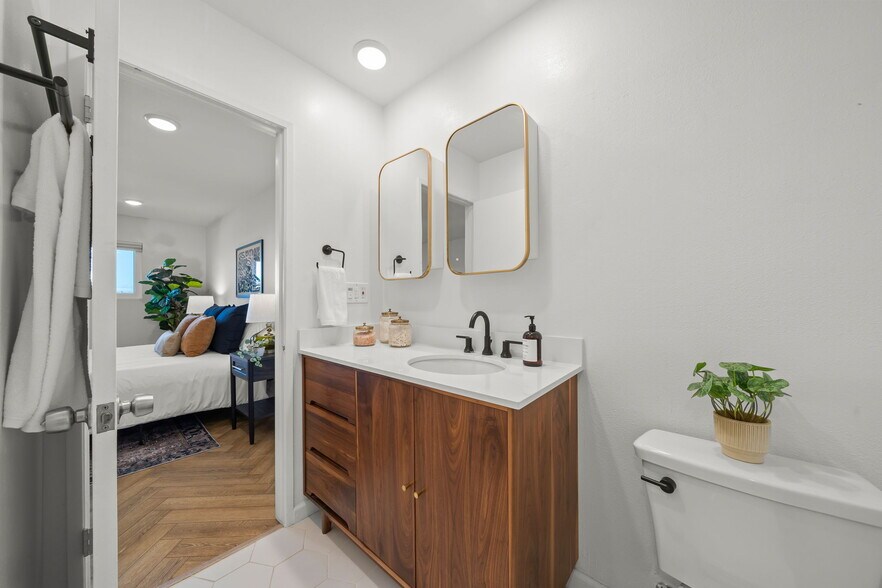 Building Photo - 345 Wisconsin Ave