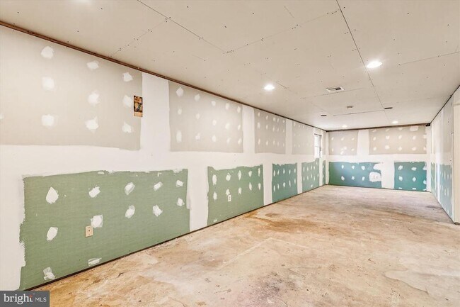 Building Photo - 1506 Widows Mite Rd