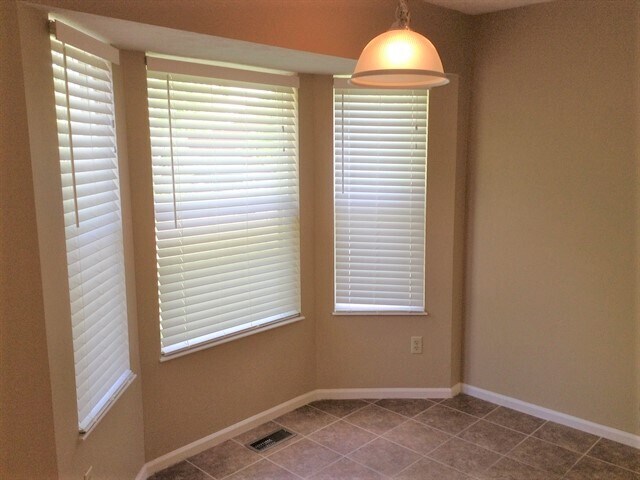 Building Photo - 982 Vixen Dr
