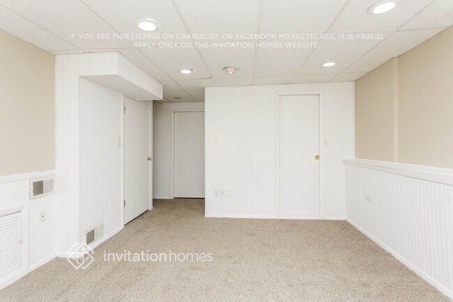 Building Photo - 805 Delles Rd