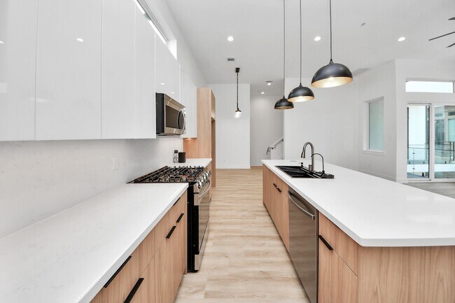 Building Photo - 3407 Hutchins St