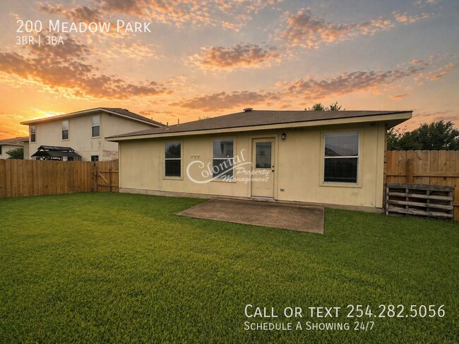 Building Photo - 200 Meadow Park Dr