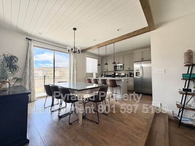 Building Photo - 1027 Wasatch Spring Rd