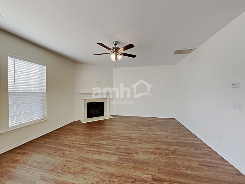 Building Photo - 9015 Goldfields Dr