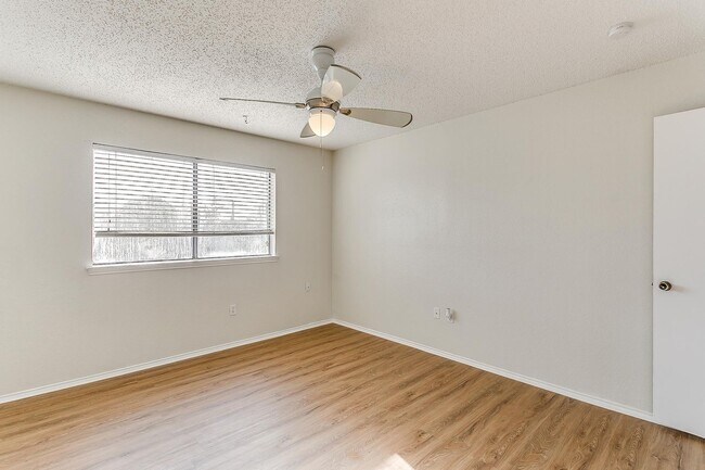 Building Photo - Great 2 Bed 2 Bath Townhouse in S Arlington- 76017