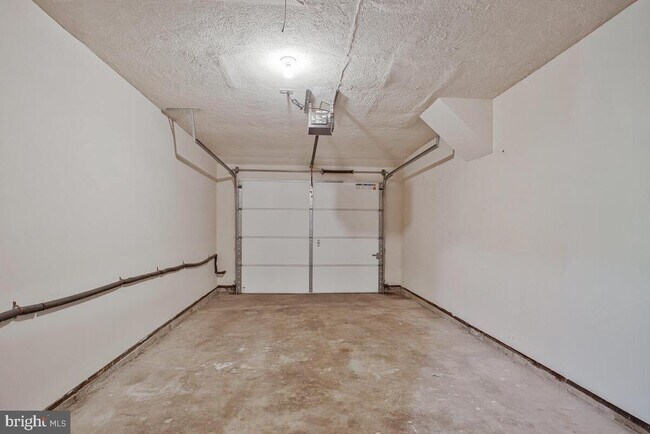 Building Photo - 2509 Kittery Ln