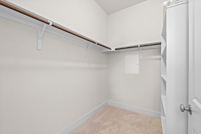 Building Photo - 13001 Hymeadow Dr