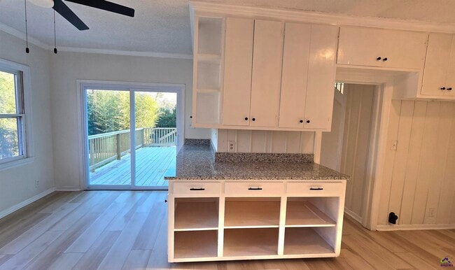 Building Photo - 621 Forest Hill Rd