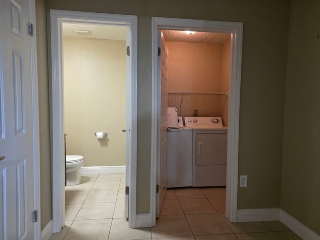 Building Photo - First Floor 2/2.5 Condo at Sabal Point