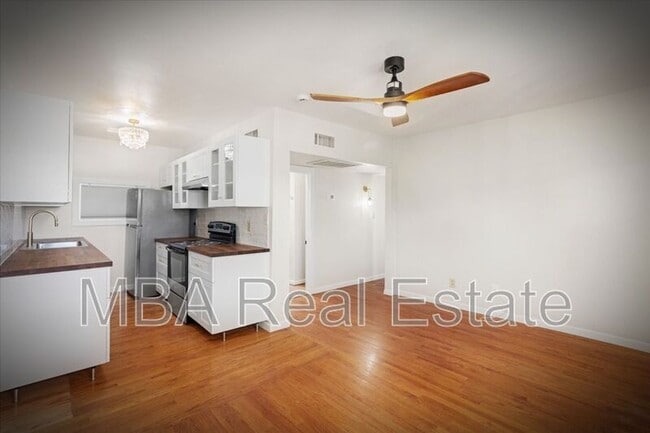 Building Photo - 1338 W Monroe St