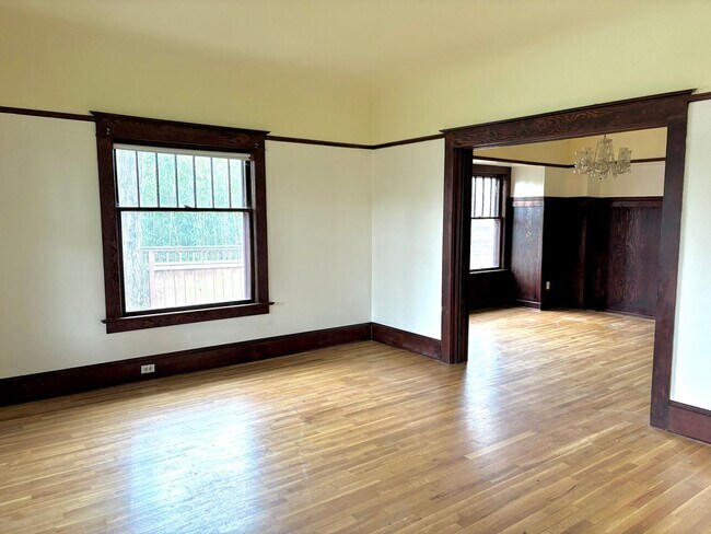 Building Photo - Historic and Spacious Humboldt Neighborhood Home w/ Covered Front/Back Patio and Huge Basement